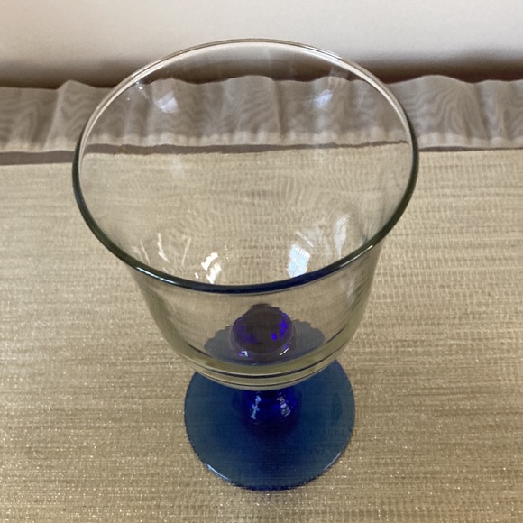 Elegant Water or Wine Goblet Clear Glass Cobalt Blue/Royal Blue Balled Stem - Picture 3 of 5